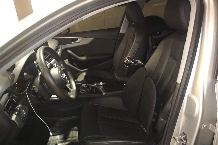 Used Audi A4L 2018 30th Anniversary Edition 40 TFSI Trendy Model