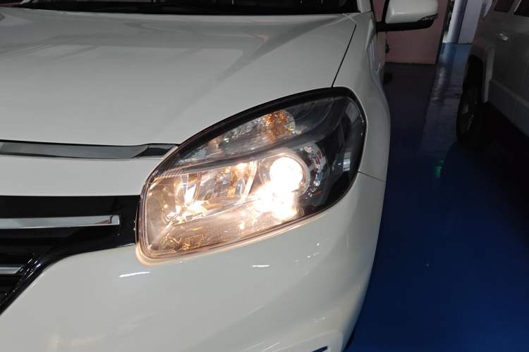 Used Renault Koleos 2014 2.5L Two-Wheel Drive Comfort Edition
