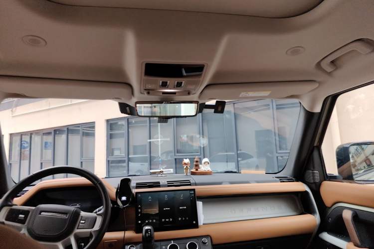 Used Land Rover Defender 2023 110 3.0T P400 Dark Edition Headliner