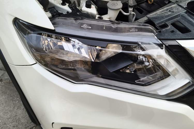 Used Nissan X-Trail 2022 2.0L Two-Wheel Drive Smart Connect & Comfort Edition Right Front Headlight