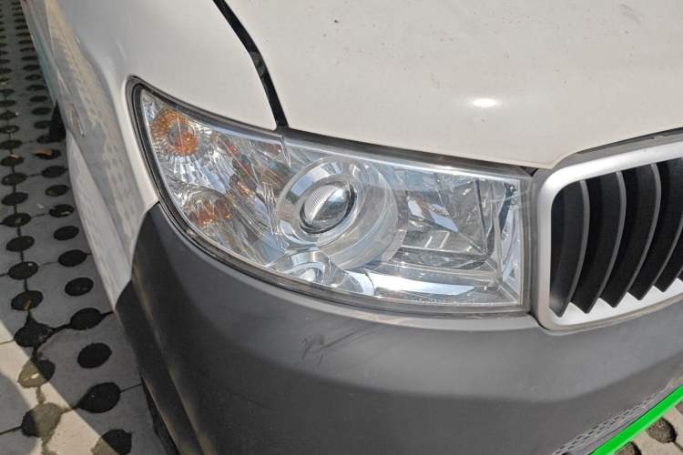 Used Jinbei Hiace X30 2023 1.5L Super-Enjoyment Van 2/5 Seats Non-Air-Conditioned Version SWC15M