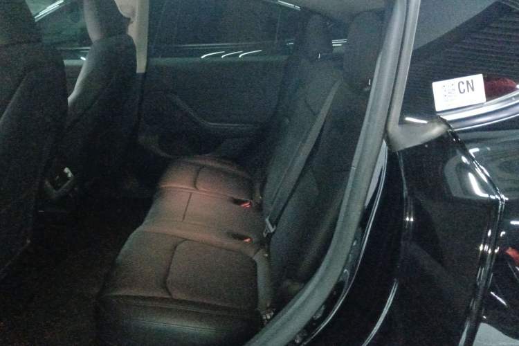 Used Tesla Model Y 2023 Rear-Wheel-Drive Version
