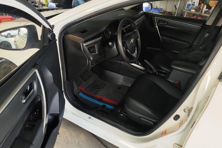 Used Toyota Corolla 2014 1.6L CVT GL-i Driver Seat