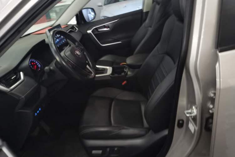 Used Toyota Wildlander 2022 2.0L CVT Two-Wheel Drive Luxury PLUS Edition