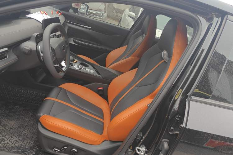 Used Changan UNI-V 2024 1.5T Prestige Sport Edition
