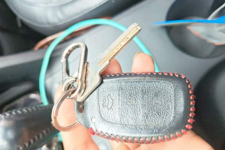 Used Hyundai ix35 2013 2.0L Automatic Two-Wheel Drive Smart GLS China IV Standard Vehicle Key