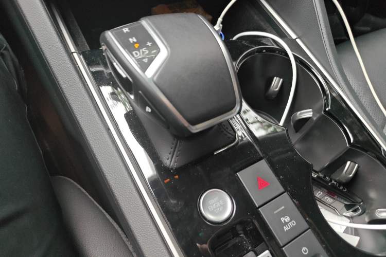 Used Volkswagen Touareg 2022 3.0 TSI Luxury Edition Black Diamond Sport Package
