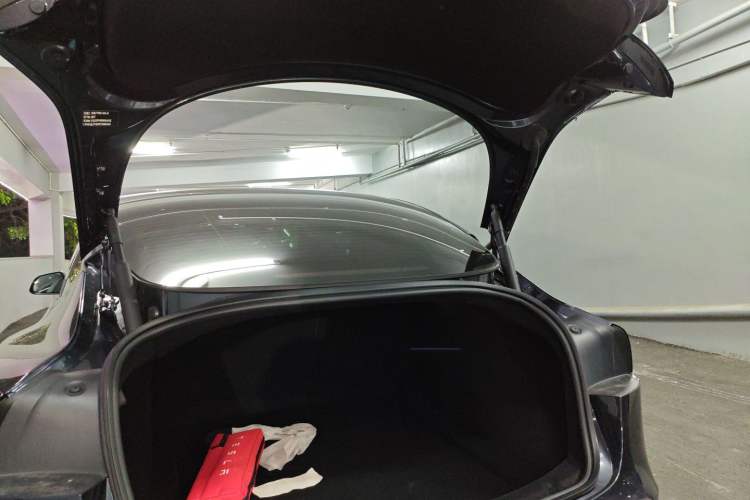 Used Tesla Model 3 2025 Rear-Wheel-Drive Version