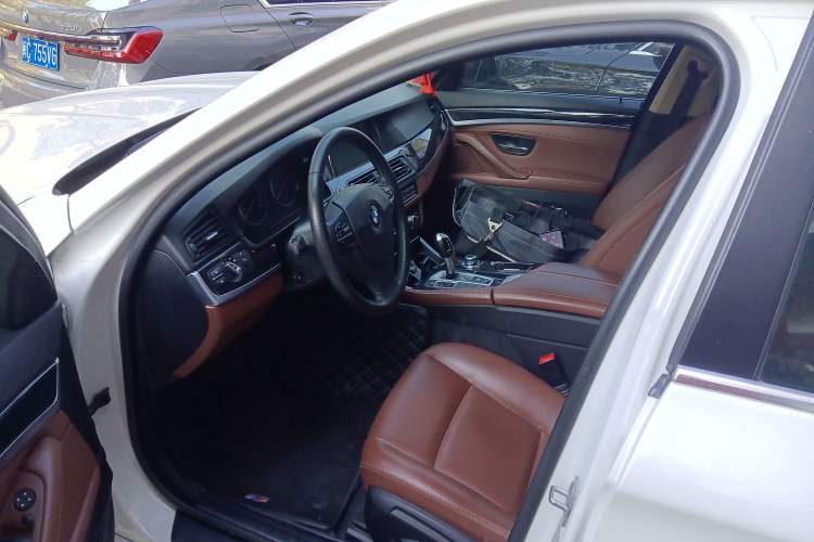 Used BMW 5 Series 2014 520i Elegant Edition Driver Seat