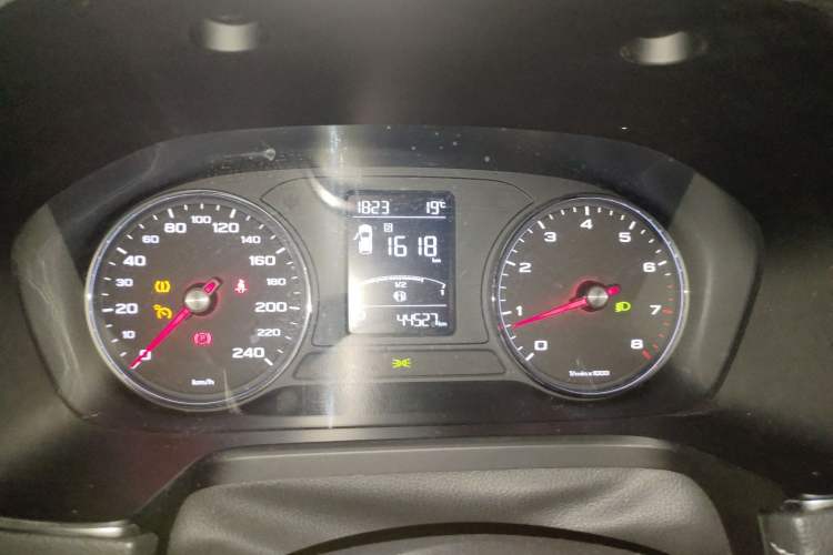 Used Roewe RX5 2016 20T Two-Wheel Drive Automatic Internet Smart Edition