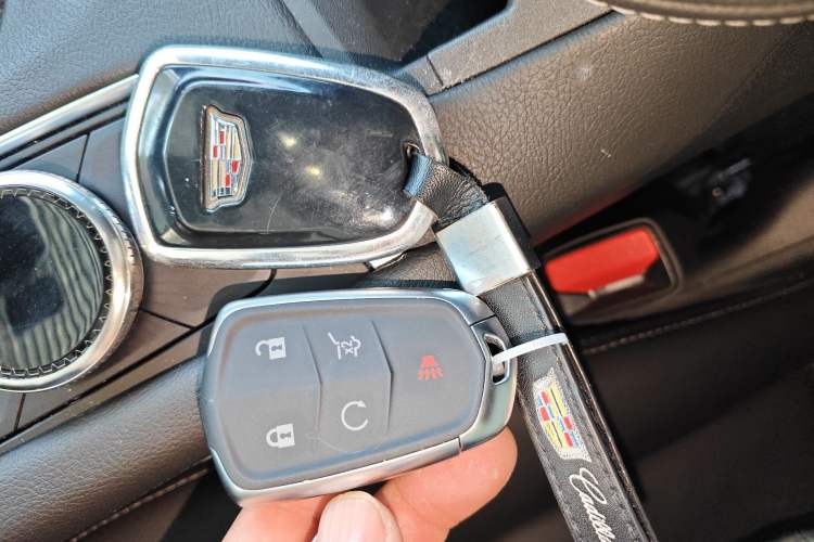 Used Cadillac XT6 2022 2.0T 7-Seater Two-Wheel Drive Luxury Version Vehicle Key