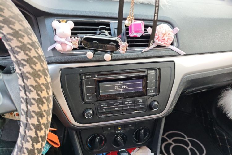 Used Volkswagen Lavida 2015 1.6L Automatic Fashion Edition
