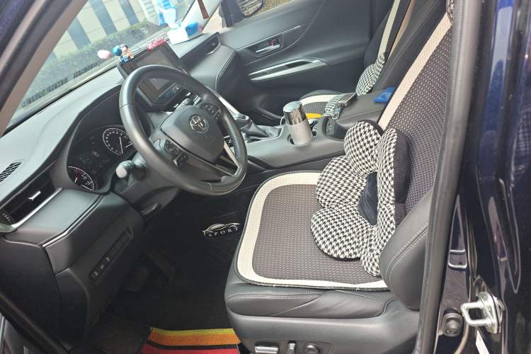 Used Toyota Harrier 2022 2.0L CVT Two-Wheel Drive Luxury Edition