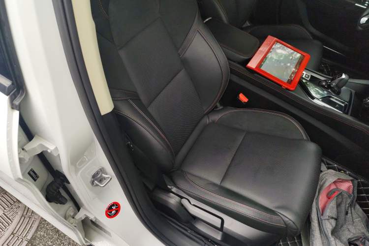 Used Lynk & Co 02 2018 1.5T DCT Two-Wheel Drive Sporty Version China V Standard Right Front Seat