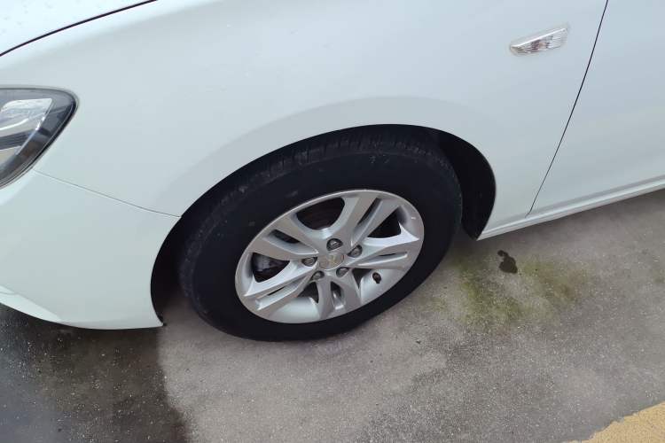 Used Chevrolet Cavalier 2016 1.5L Automatic Xinyue Edition Left Front Wheel Hub