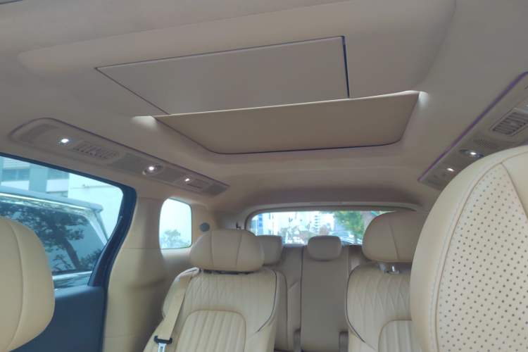 Used VOYAH Dream 2025 PHEV Four-Wheel-Drive Flagship Kunpeng Edition
