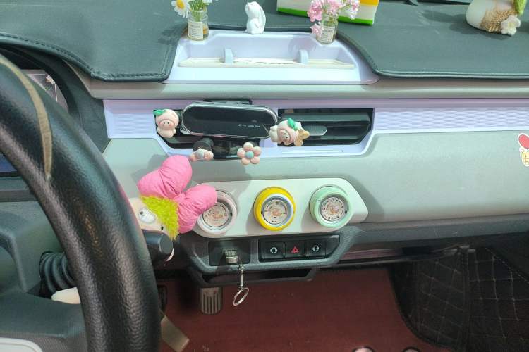 Used Chery QQ Ice Cream 2022 170km Sundae Phosphate Lithium-Ion