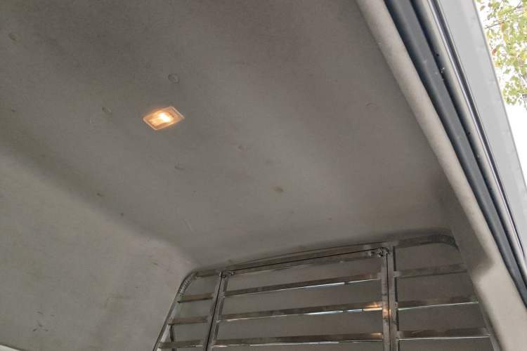 Used JMC Fushun 2023 2.0T Manual Diesel Long-Wheelbase High-Roof Business Van with Dual Rear Tires 6–9 Seats
