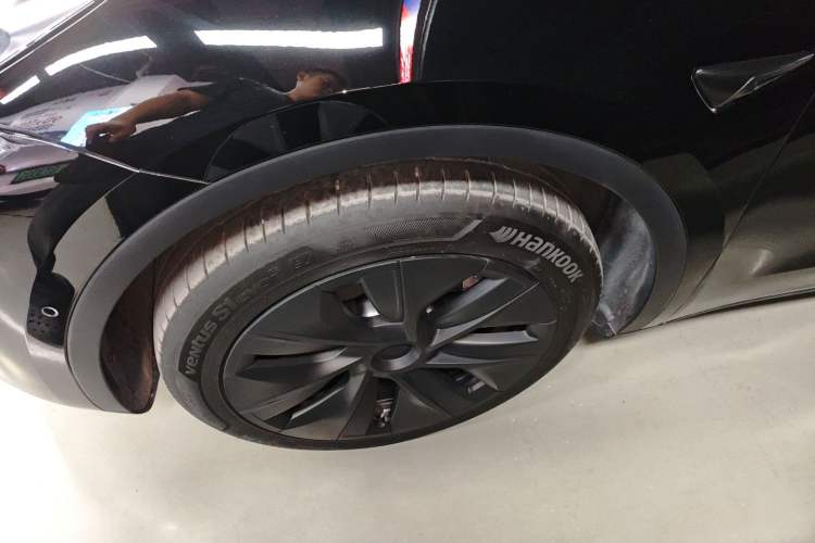 Used Tesla Model Y 2023 Long-Range All-Wheel-Drive Version