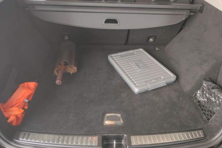 Used Mercedes-Benz GLE 2016 GLE 400 4MATIC Trunk