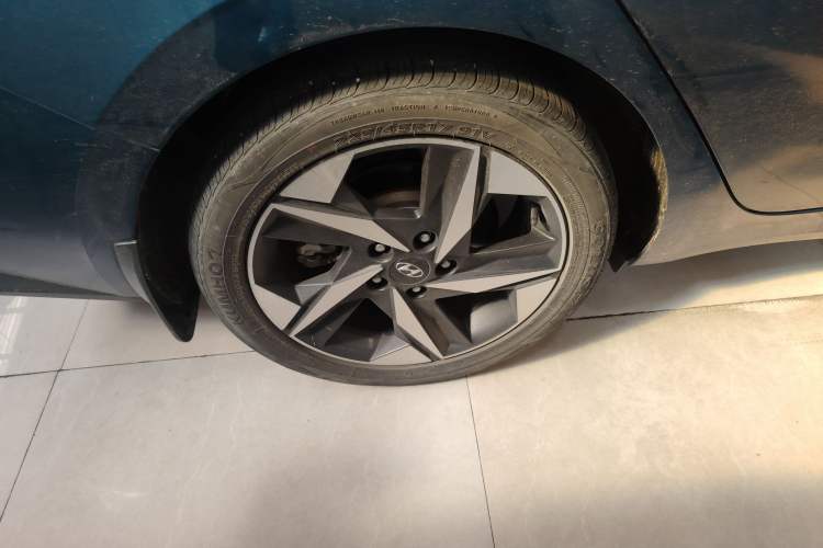 Used Hyundai Elantra 2021 1.5L CVT GLX Elite Edition Exterior 5