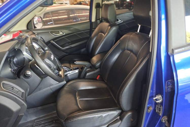 Used JMC Yuhu 7 2020 2.0T Diesel Automatic 2WD Comfort Edition Short Wheelbase China VI Emission Standard JX4D20A6L