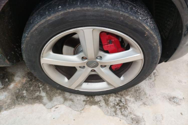 Used Audi Q7 2012 3.0 TFSI Ambition (200kW) Right Front Wheel Hub