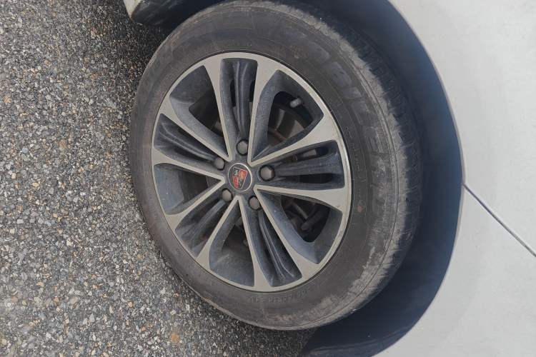 Used Roewe i6 2019 PLUS 1.6L CVT 4G Connected Luxury Deluxe Edition
