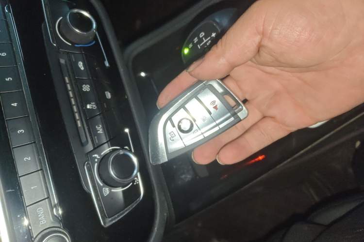 Used BMW 1 Series 2017 118i Sport Edition Vehicle Key