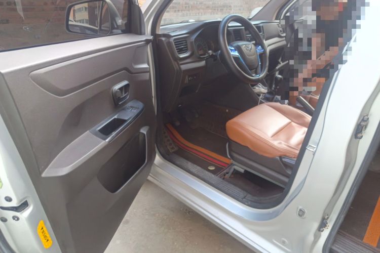 Used Wuling Hongguang V 2019 1.5L Enjoyment Version China VI LAR