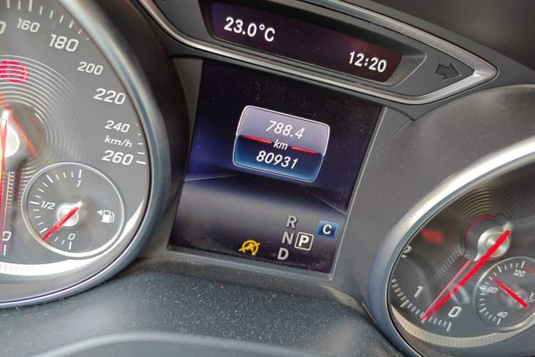 Used Mercedes-Benz GLA 2018 GLA 200 Fashion Model Odometer Close Up