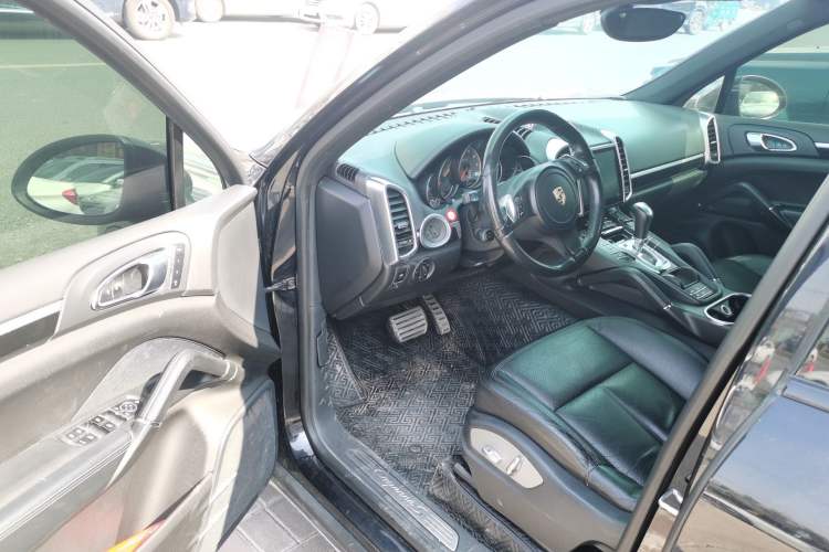 Used Porsche Cayenne 
