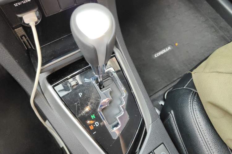 Used Toyota Corolla 2017 Revised Version 1.2T S-CVT GL Gear Lever