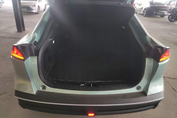 Used Deepal SL03 2023 515MAX Pure Electric Version Trunk