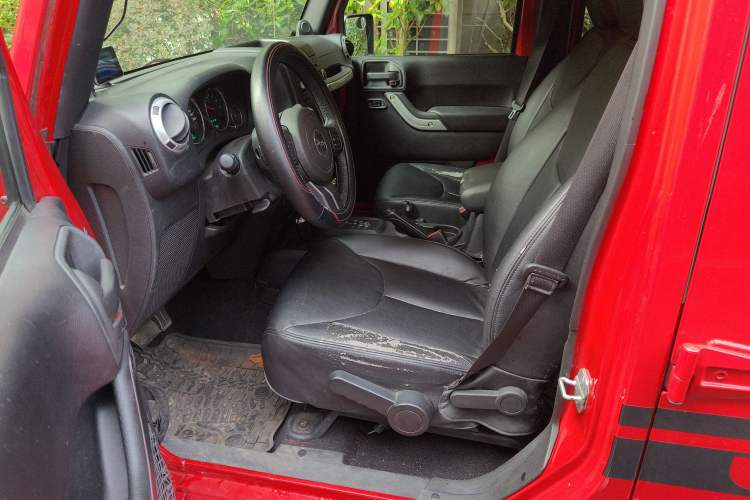 Used Jeep Wrangler 2014 3.0L Sahara Four-Door Edition