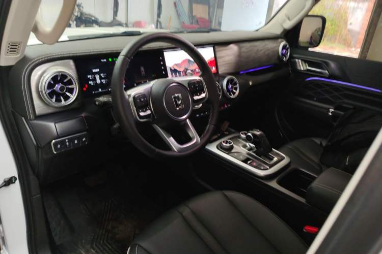 Used Tank 300 2023 2.0T Iron Rider 02 Center Console