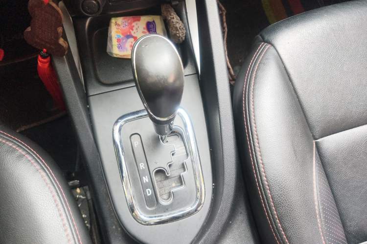 Used CHANGAN CS35 2012 1.6L Automatic Luxury Version China IV Standard
