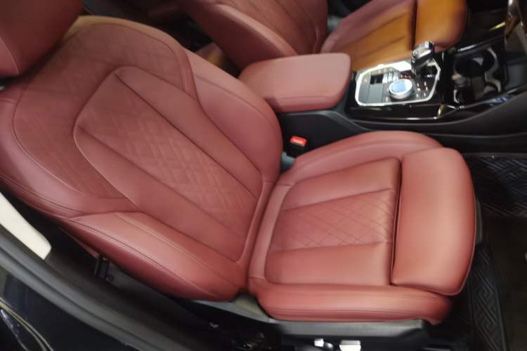 Used BMW iX3 2022 Updated Leading Version Right Front Seat