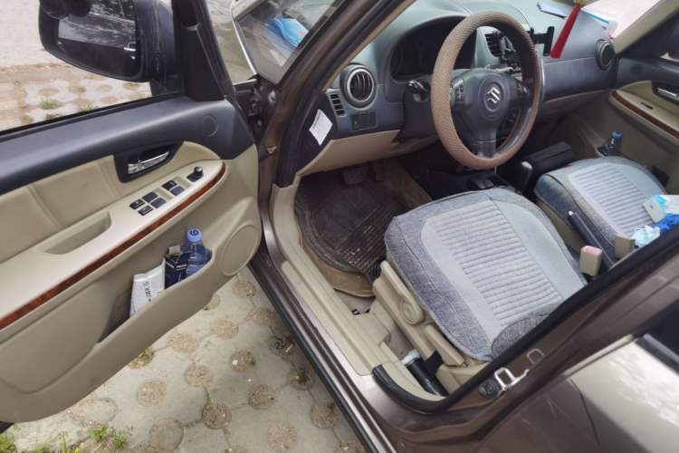 Used Suzuki SX4 S-Cross 2011 1.6L Automatic Luxury Version Driver Seat