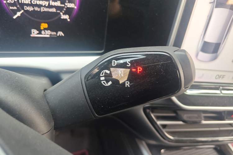 Used Volkswagen Passat 2025 Pro 380TSI Dragon Glory Edition Gear Lever