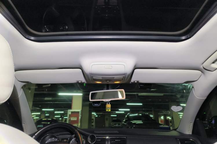 Used Skoda Superb 2013 1.8TSI Automatic MingShi Edition Headliner