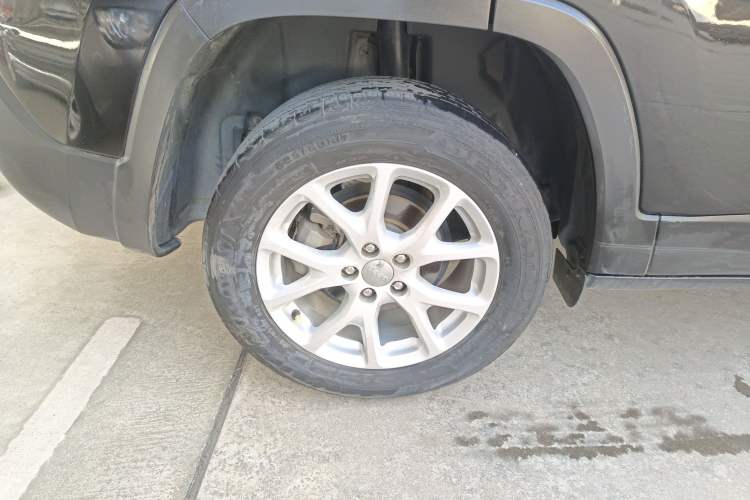 Used Jeep Cherokee 2017 2.0L Superior Edition