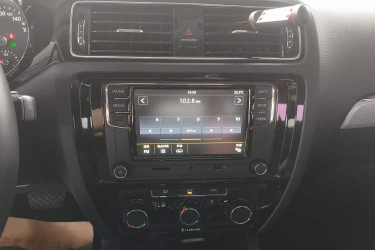 Used Volkswagen Sagitar 2017 230TSI Automatic Comfort Version
