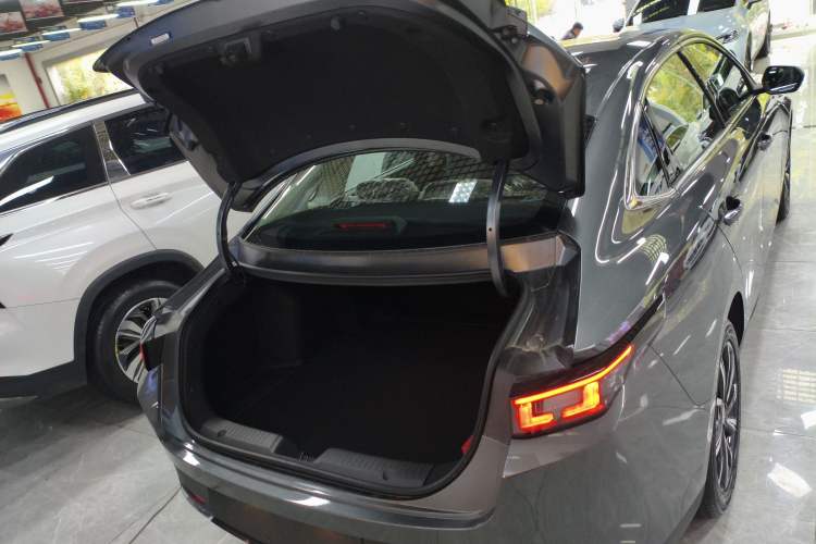 Used Changan Eado 2025 Blue Whale 1.5T 500Bar Prestige Model