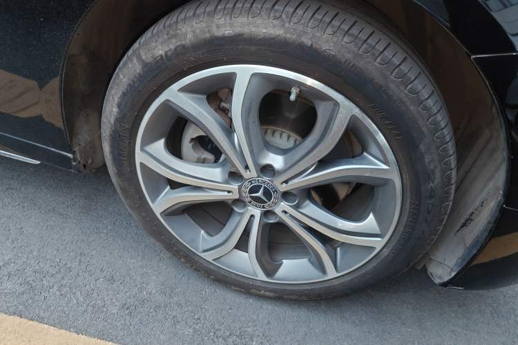 Used Mercedes-Benz E-Class 2021 Restyled E 300 L Sporty and Stylish Edition
