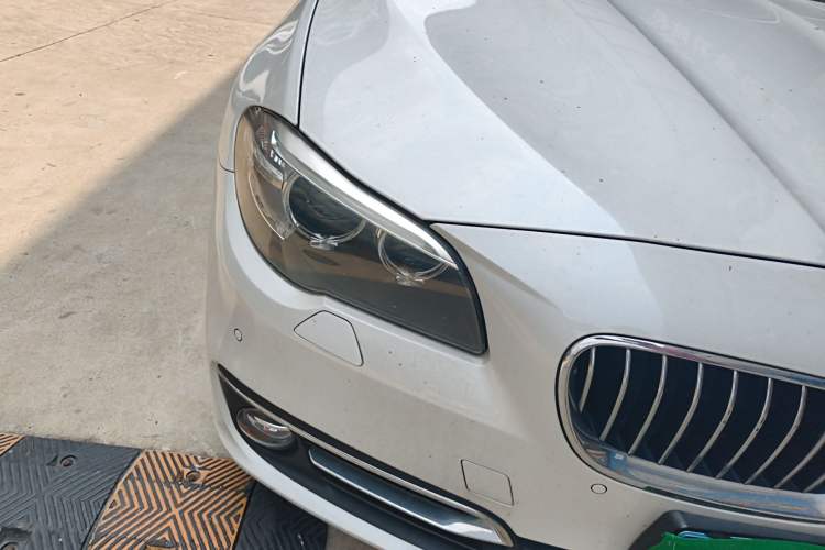 Used BMW 5 Series 2014 535i Design Package Model Right Front Headlight