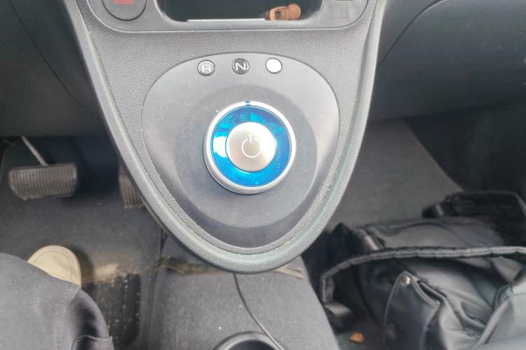 Used ORA Black Cat 2021 351 km Standard Version Gear Lever