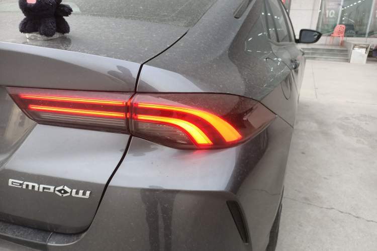 Used GAC Trumpchi EMPOW 2021 270T DCT J15 Version Right Rear Taillight