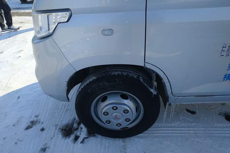 Used Wuling Rongguang New Truck 2021 1.8L Comfort-Grade Double-Cab Dual Rear Wheels LJ479Q6