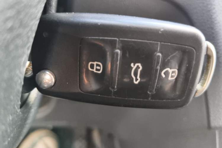 Used Volkswagen Santana 2016 1.6L Manual Fashion Edition Vehicle Key